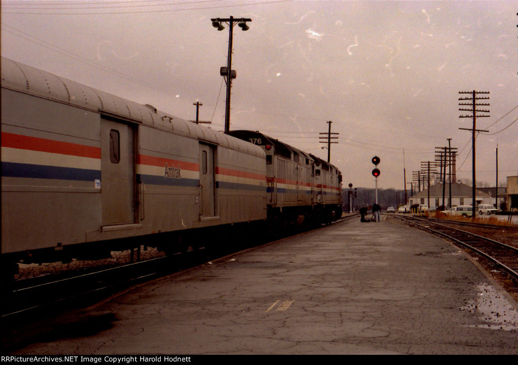 Northbound Silver Star at Seaboard Station